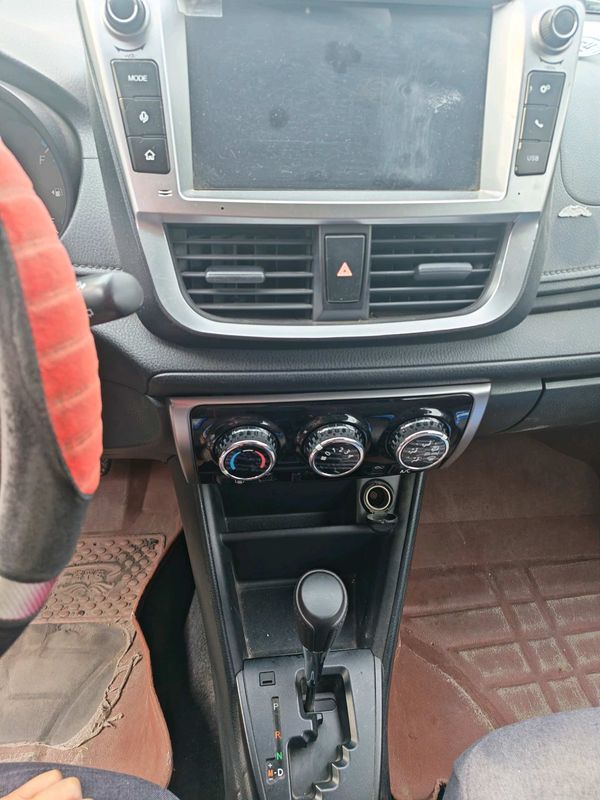 Yaris photo 5