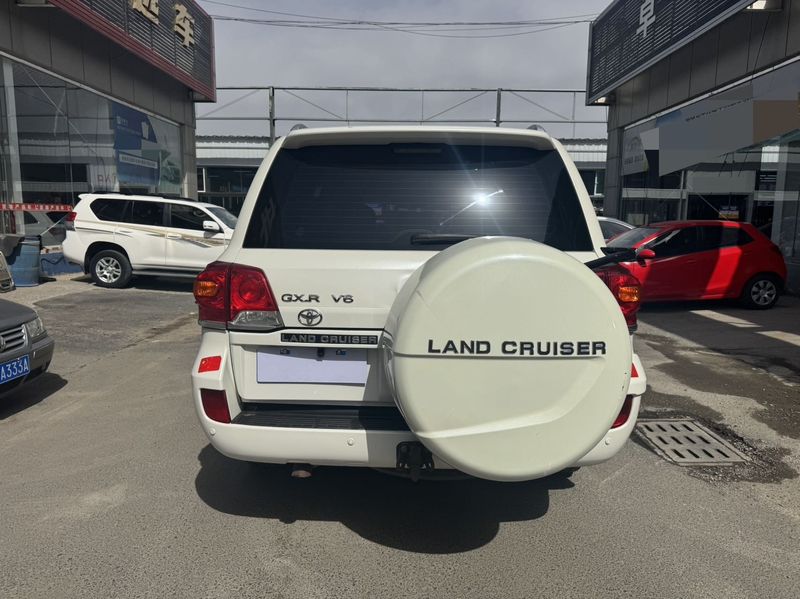 Land Cruiser Prado photo 4