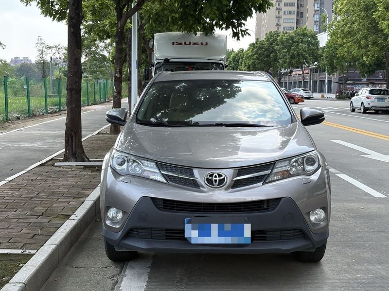 RAV4 photo 2