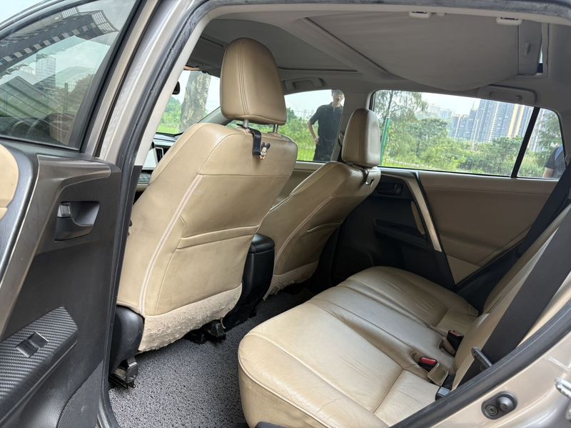 RAV4 photo 4