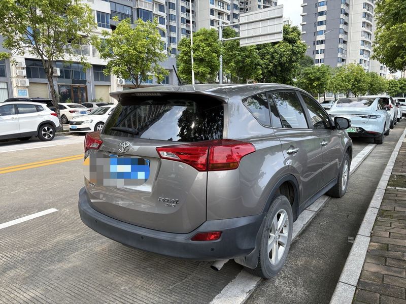 RAV4 photo 5