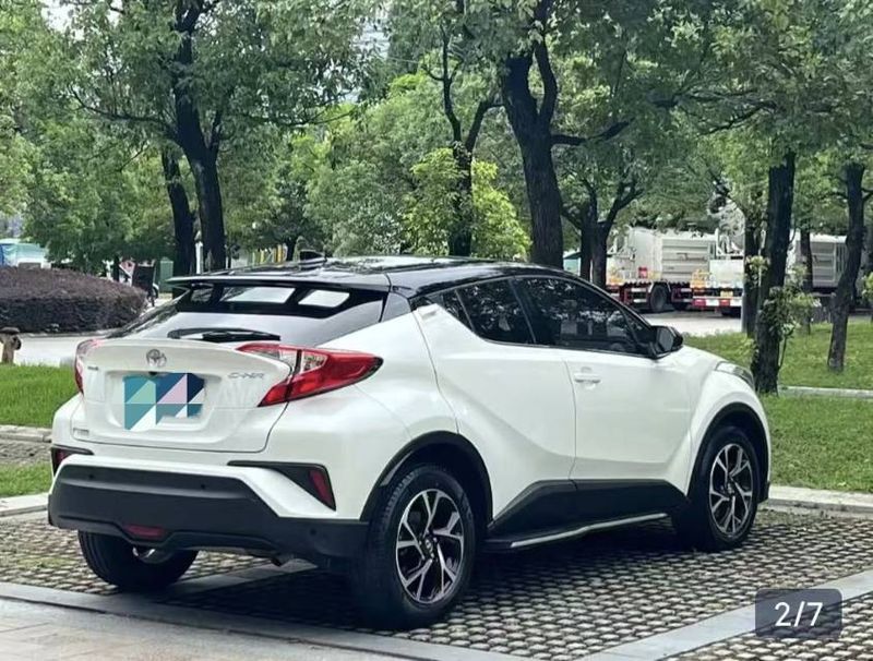 C-HR photo 5
