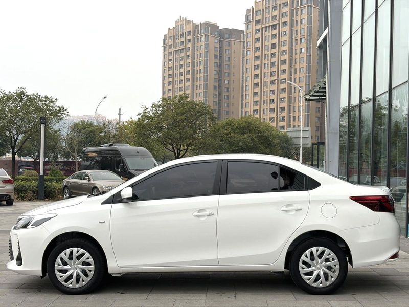 Vios photo 5