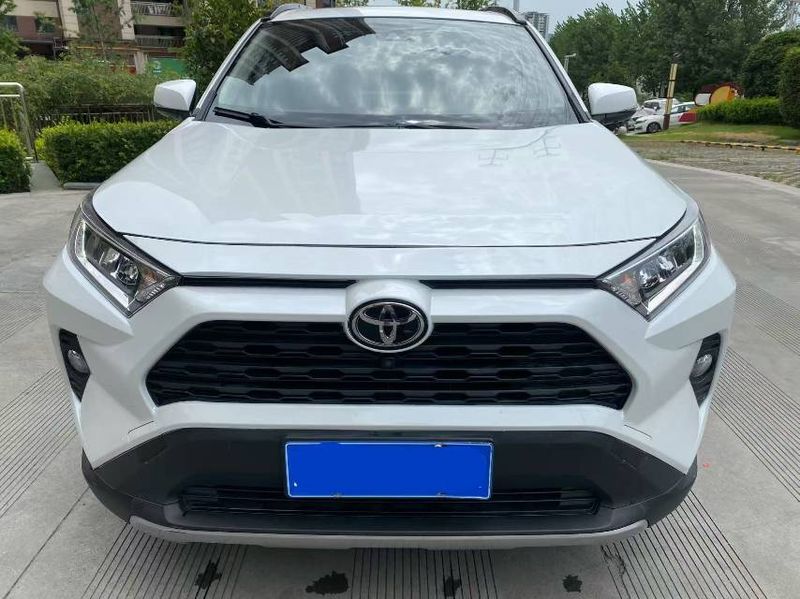 RAV4 photo 2