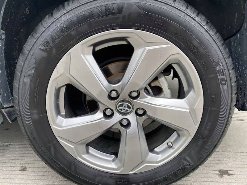 RAV4 photo 3