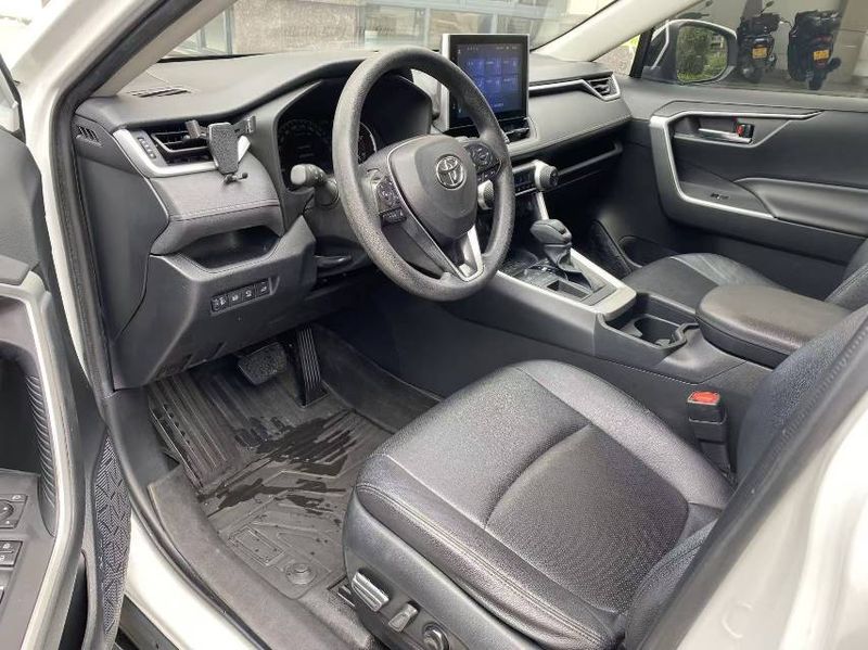 RAV4 photo 4