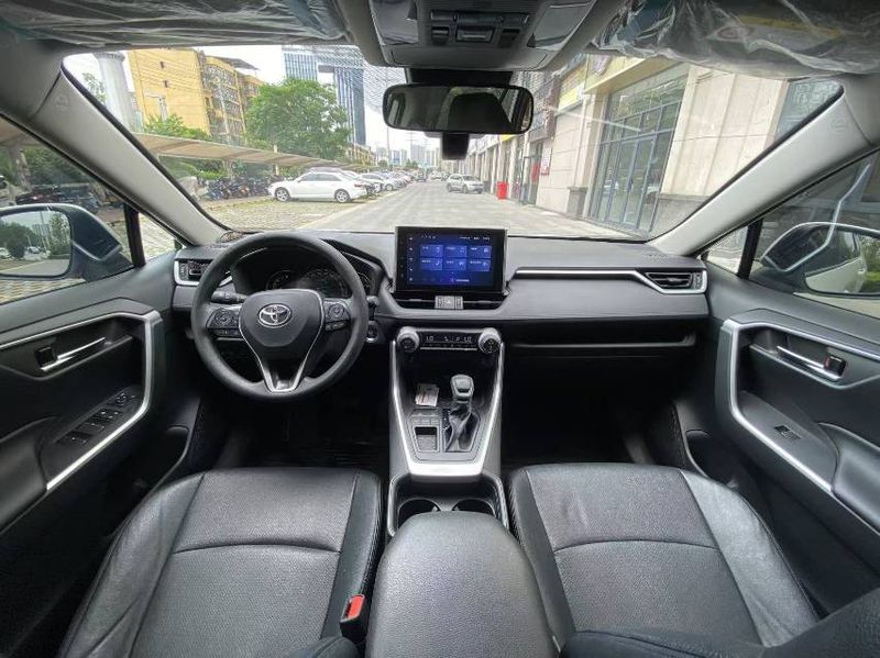 RAV4 photo 5