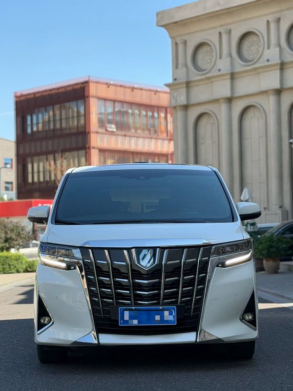 Alphard photo 2