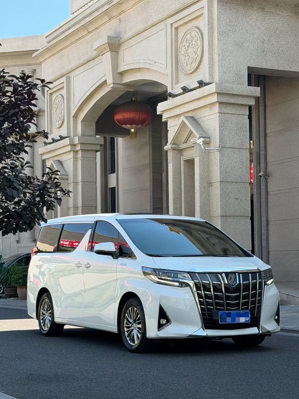 Alphard photo 3