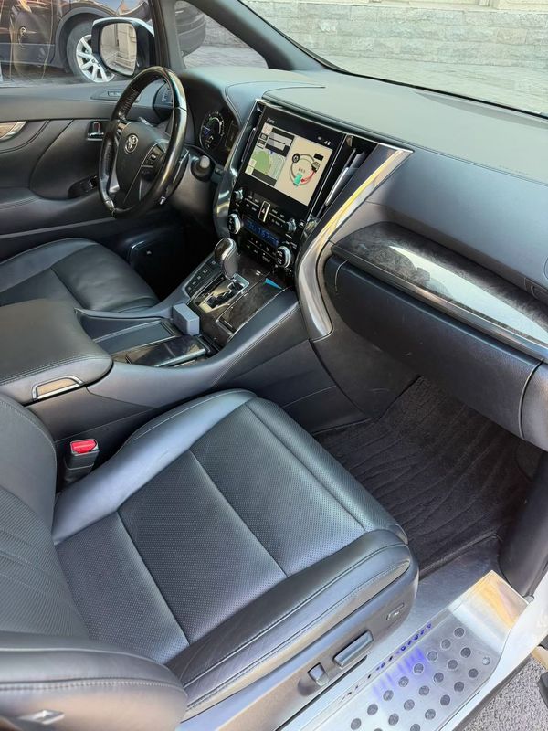 Alphard photo 4