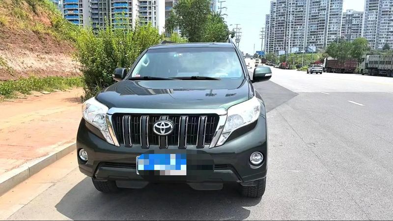 Land Cruiser Prado photo 2