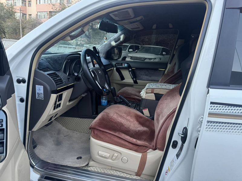 Land Cruiser Prado photo 4