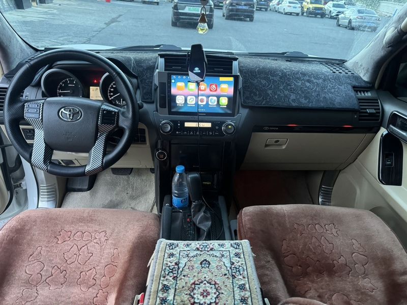 Land Cruiser Prado photo 5