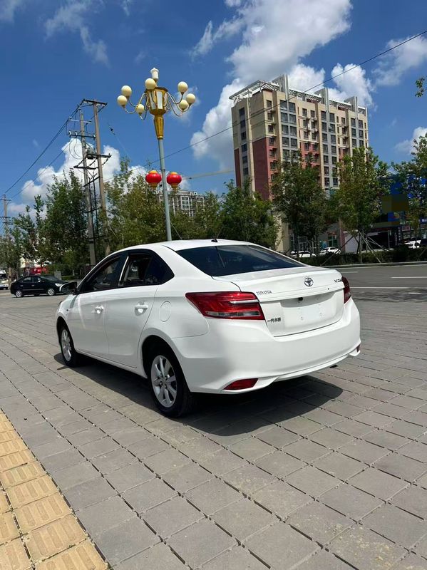 Vios photo 5