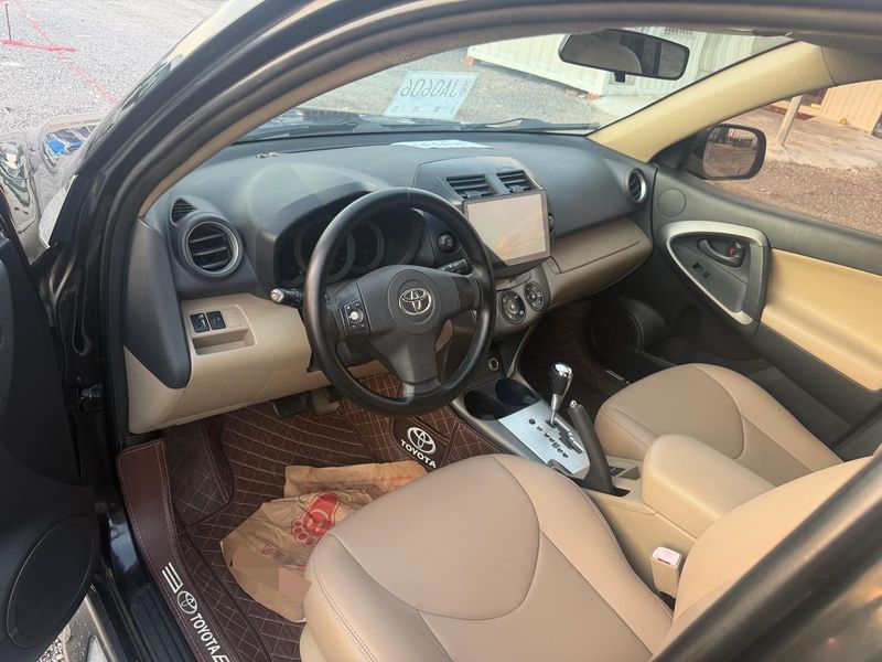 RAV4 photo 3