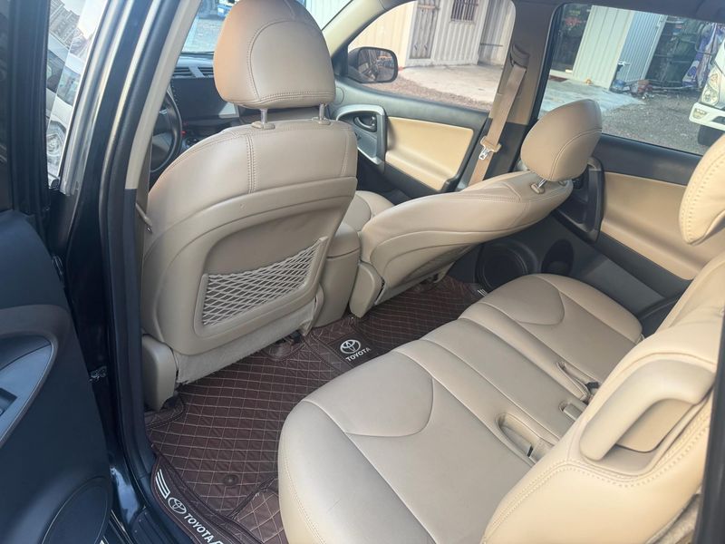 RAV4 photo 4