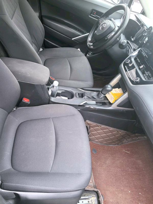 Corolla Cross photo 4
