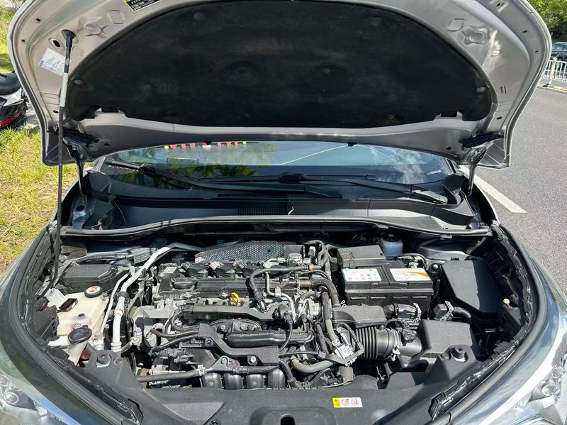 C-HR photo 3