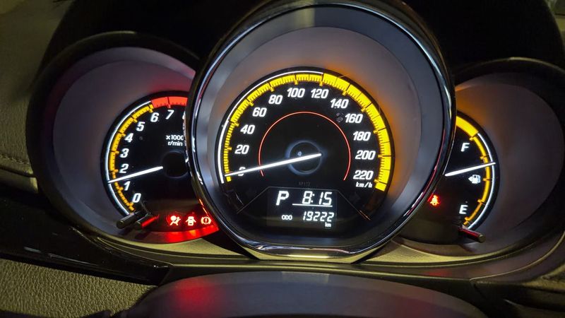 Yaris photo 4