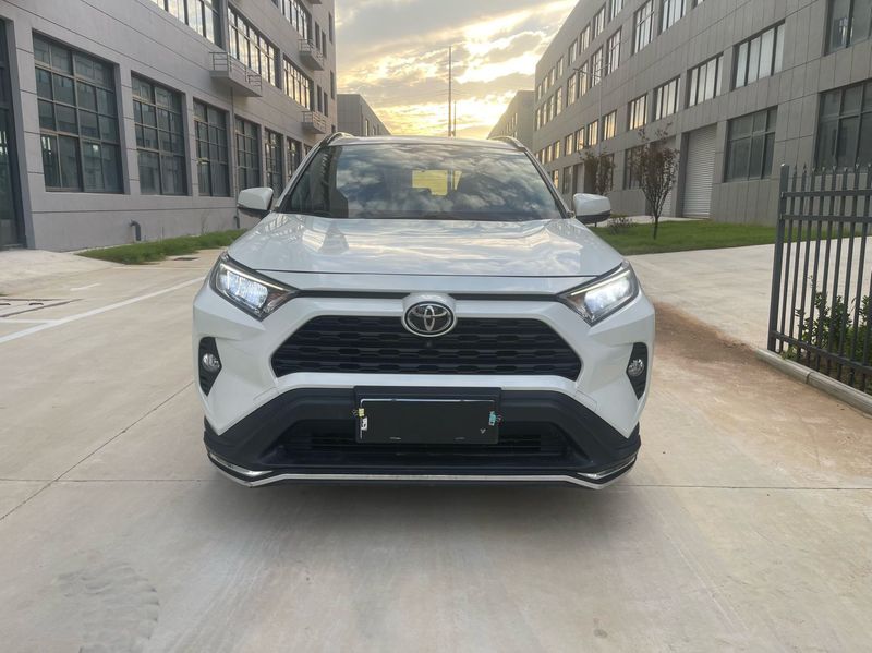 RAV4 photo 2