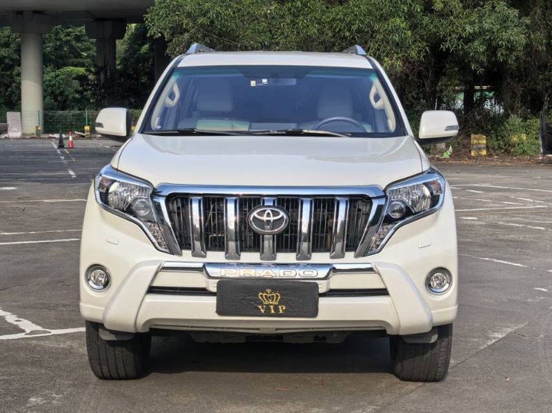 Land Cruiser Prado photo 2