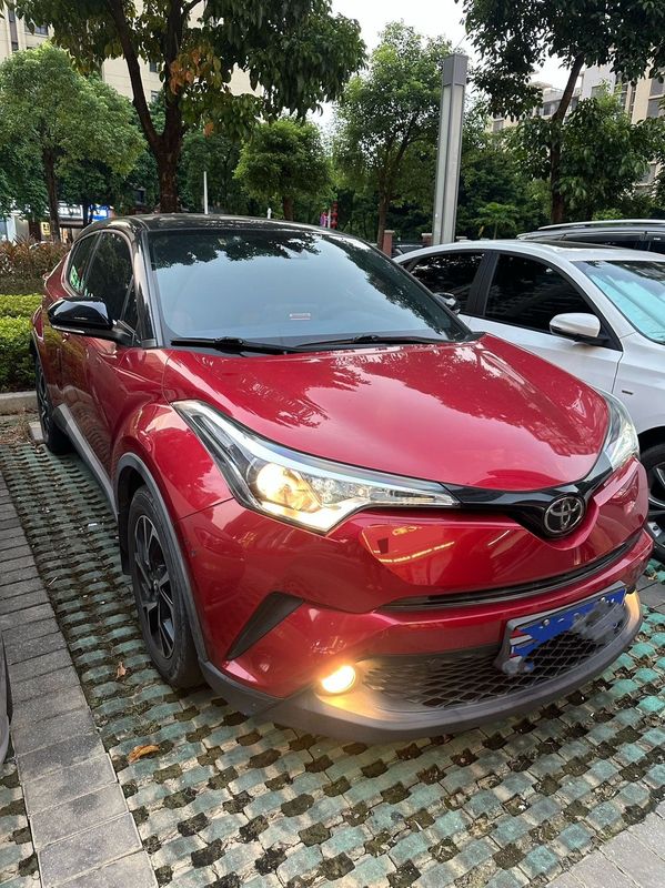 C-HR photo 3