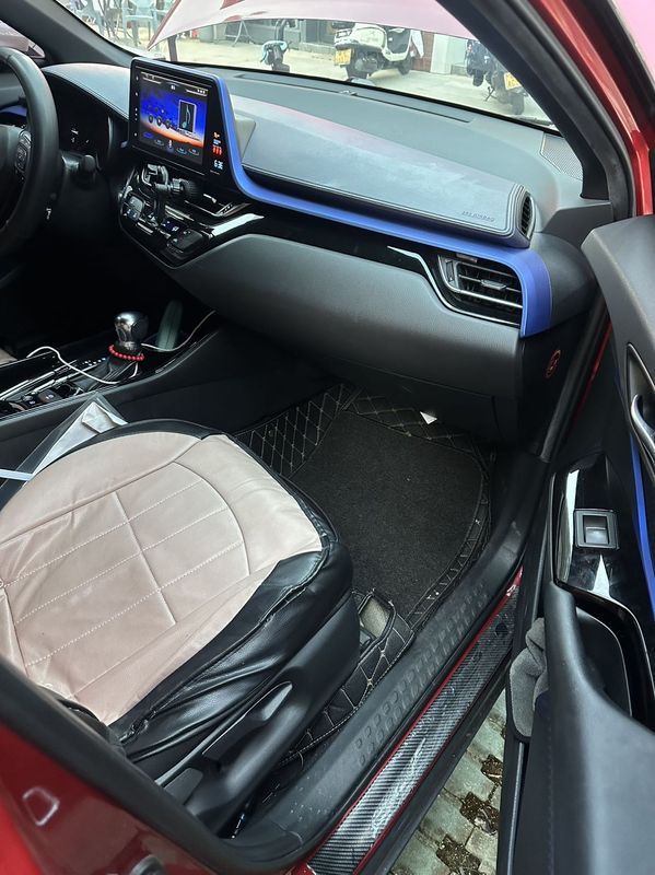 C-HR photo 5