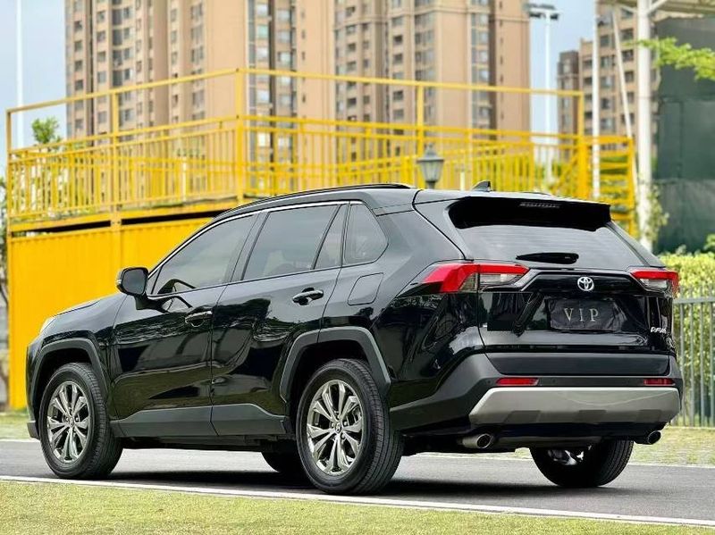 RAV4 photo 2