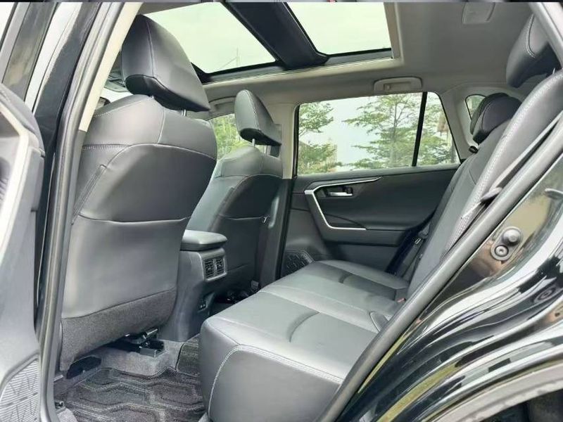 RAV4 photo 5