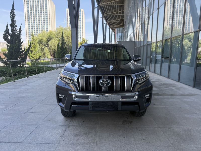Land Cruiser Prado photo 2