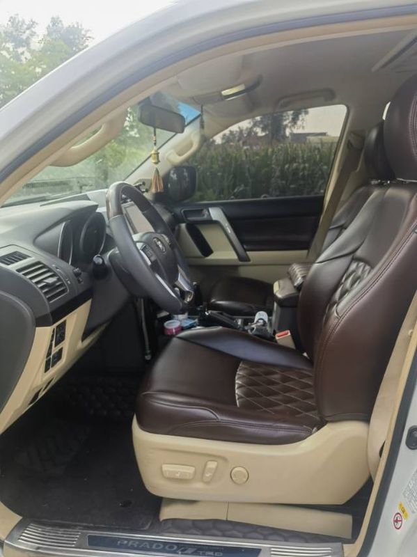 Land Cruiser Prado photo 4