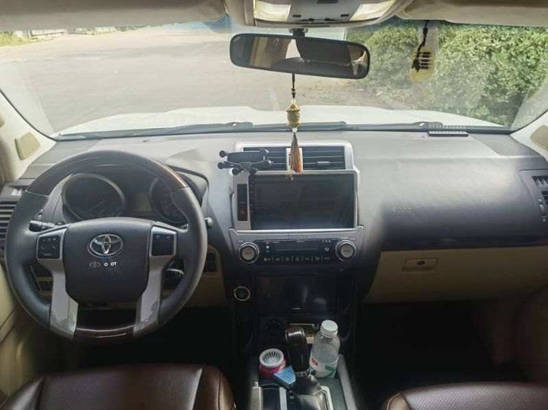 Land Cruiser Prado photo 5
