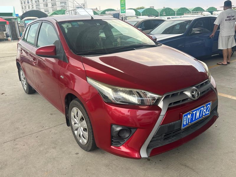 Yaris photo 2