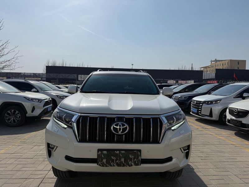 Land Cruiser Prado photo 2