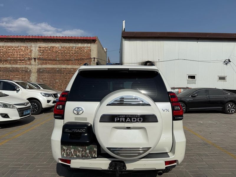 Land Cruiser Prado photo 5