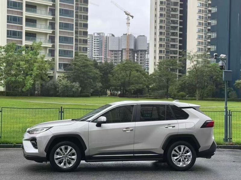 RAV4 photo 2