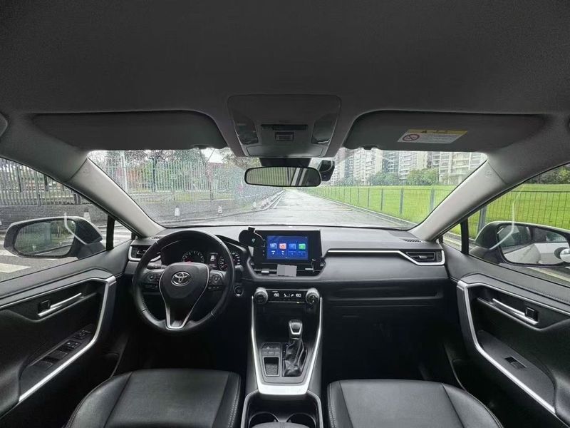 RAV4 photo 3