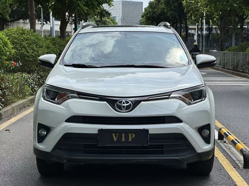 RAV4 photo 2