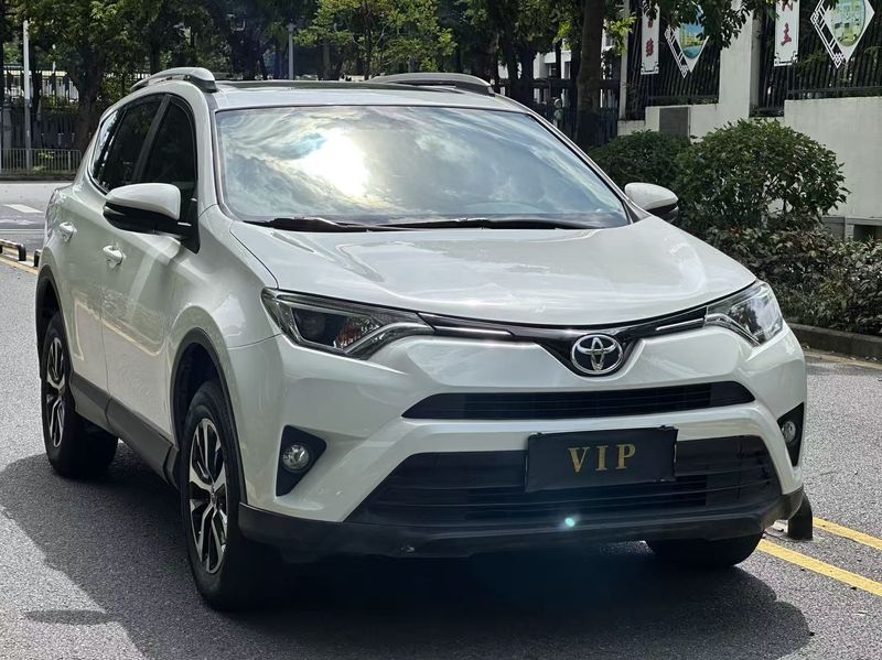 RAV4 photo 3
