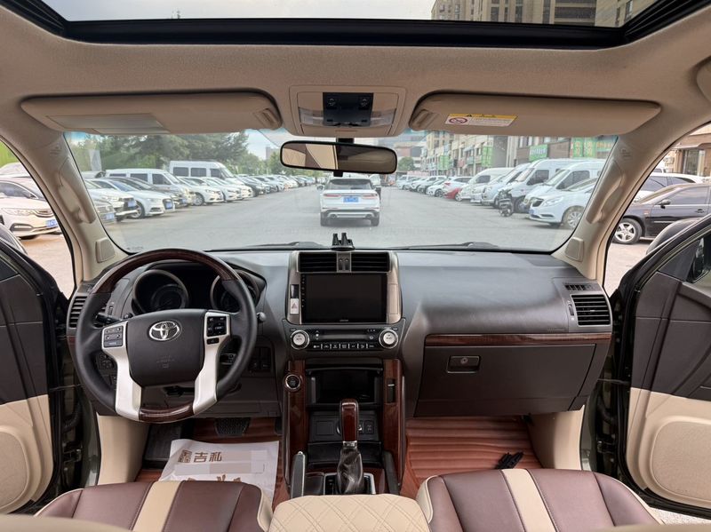 Land Cruiser Prado photo 5