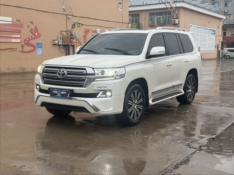 Land Cruiser