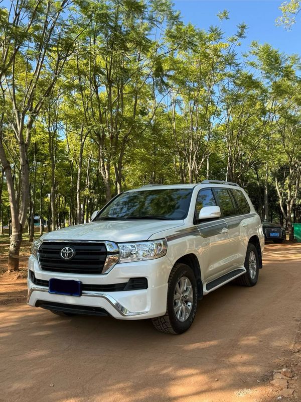Land Cruiser