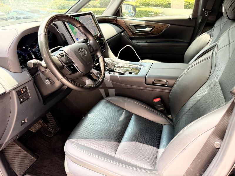 Alphard photo 2