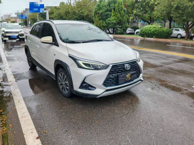 Yaris photo 2