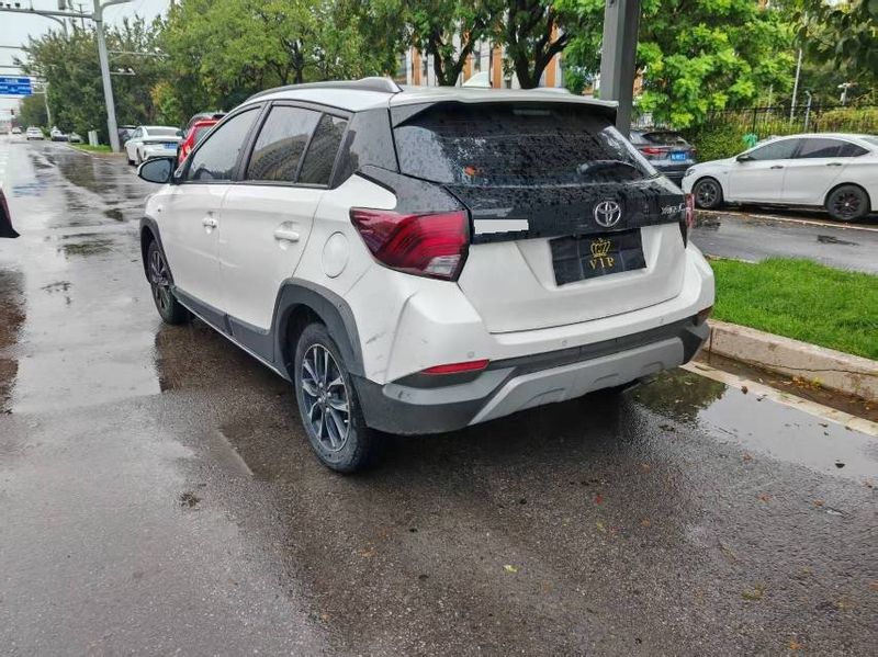 Yaris photo 3
