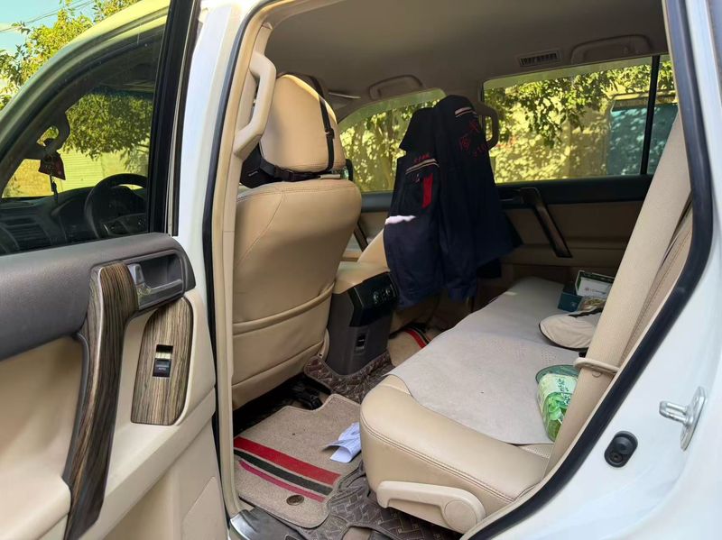 Land Cruiser Prado photo 2