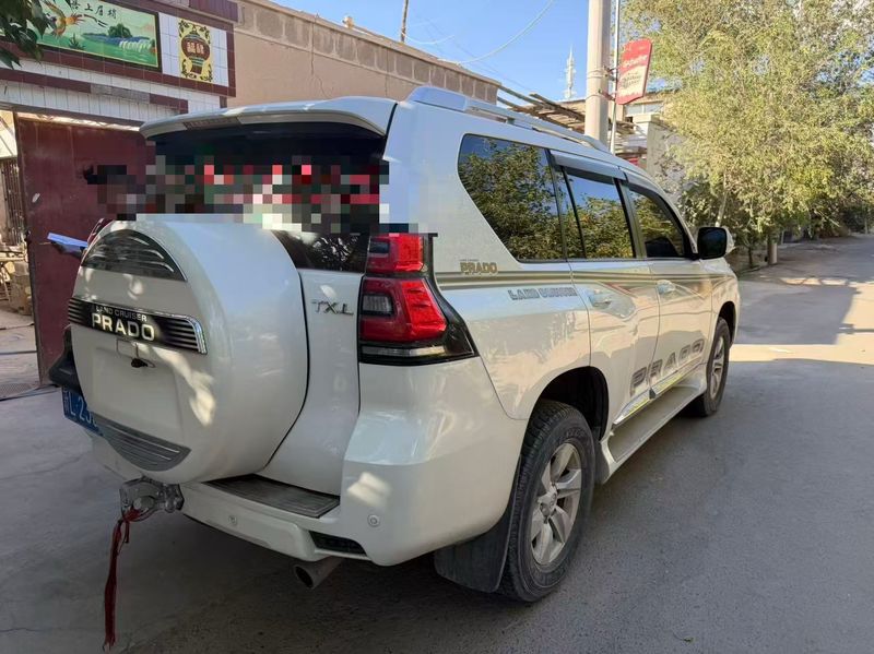 Land Cruiser Prado photo 5