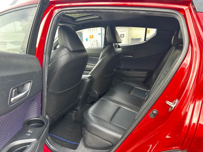 C-HR photo 4