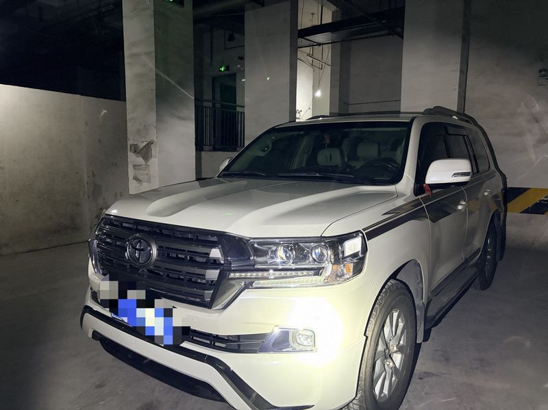 Land Cruiser