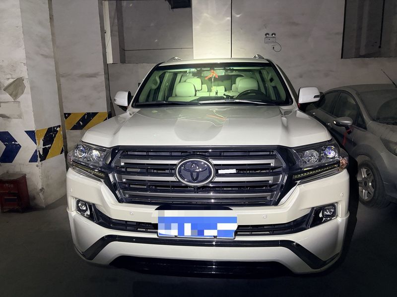 Land Cruiser photo 3
